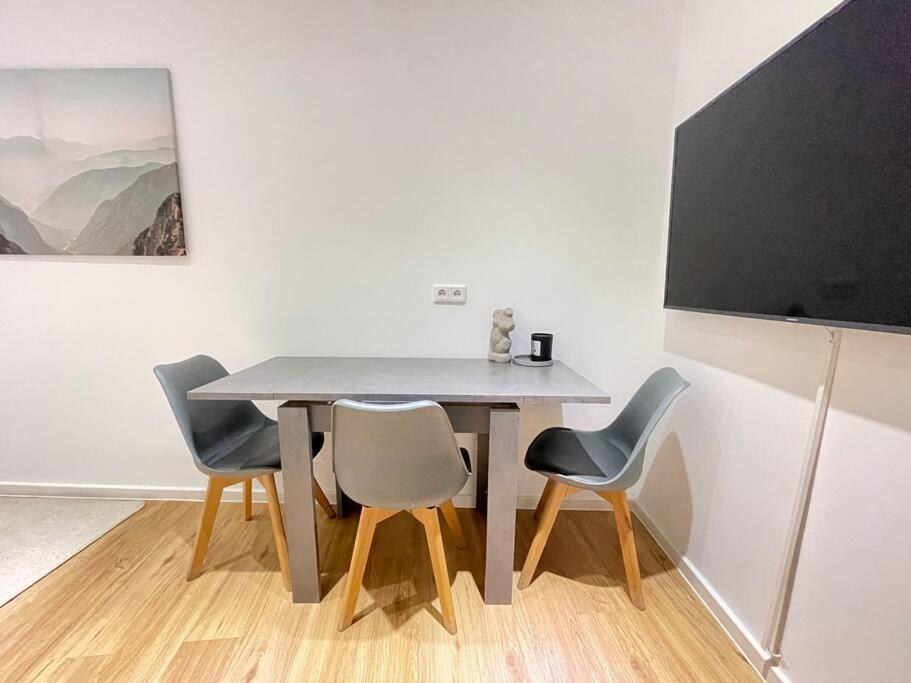 70Qm - 3 Rooms - Free Parking - City - Mallibase Apartments Ганновер Экстерьер фото