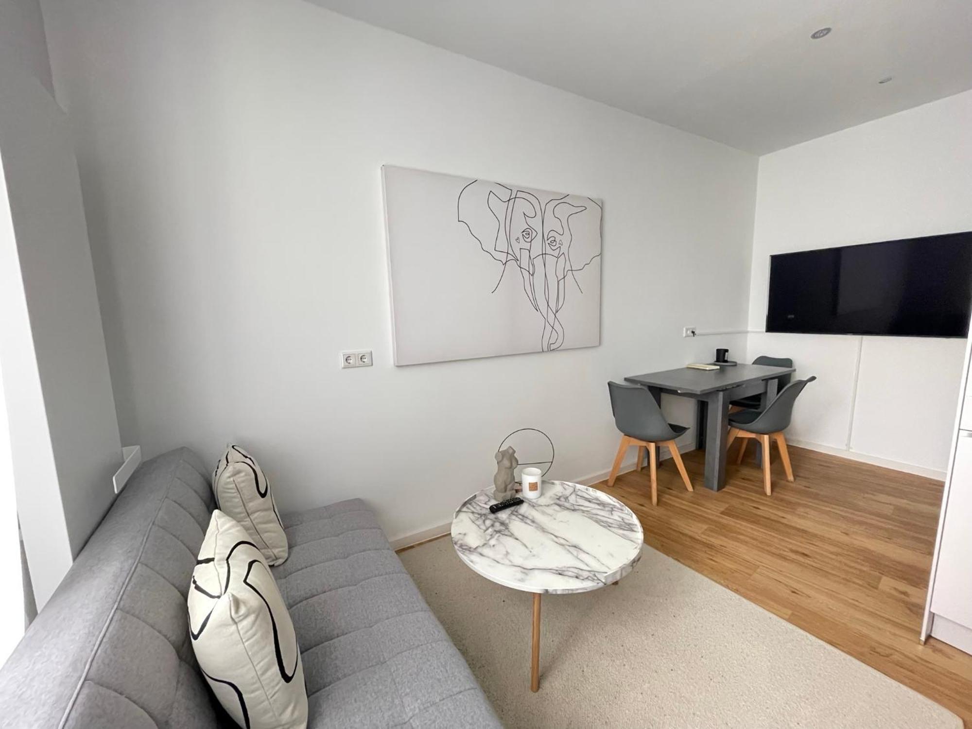 70Qm - 3 Rooms - Free Parking - City - Mallibase Apartments Ганновер Экстерьер фото